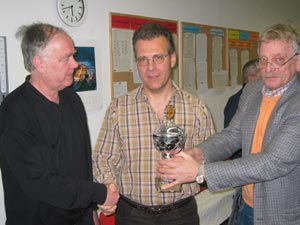 Siegerehrung: Hoffmann, Westermann, Weiß (von links)
